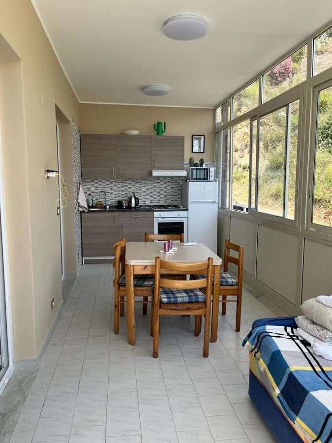 Casa Vacanze Luna Apartment เลโตยานนี ภายนอก รูปภาพ